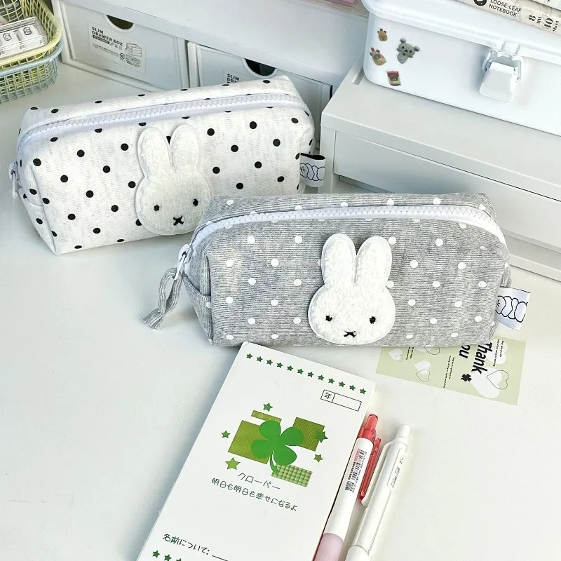 Piórnik z motywem króliczka Mi – Embroidery Bag recenzja i cena