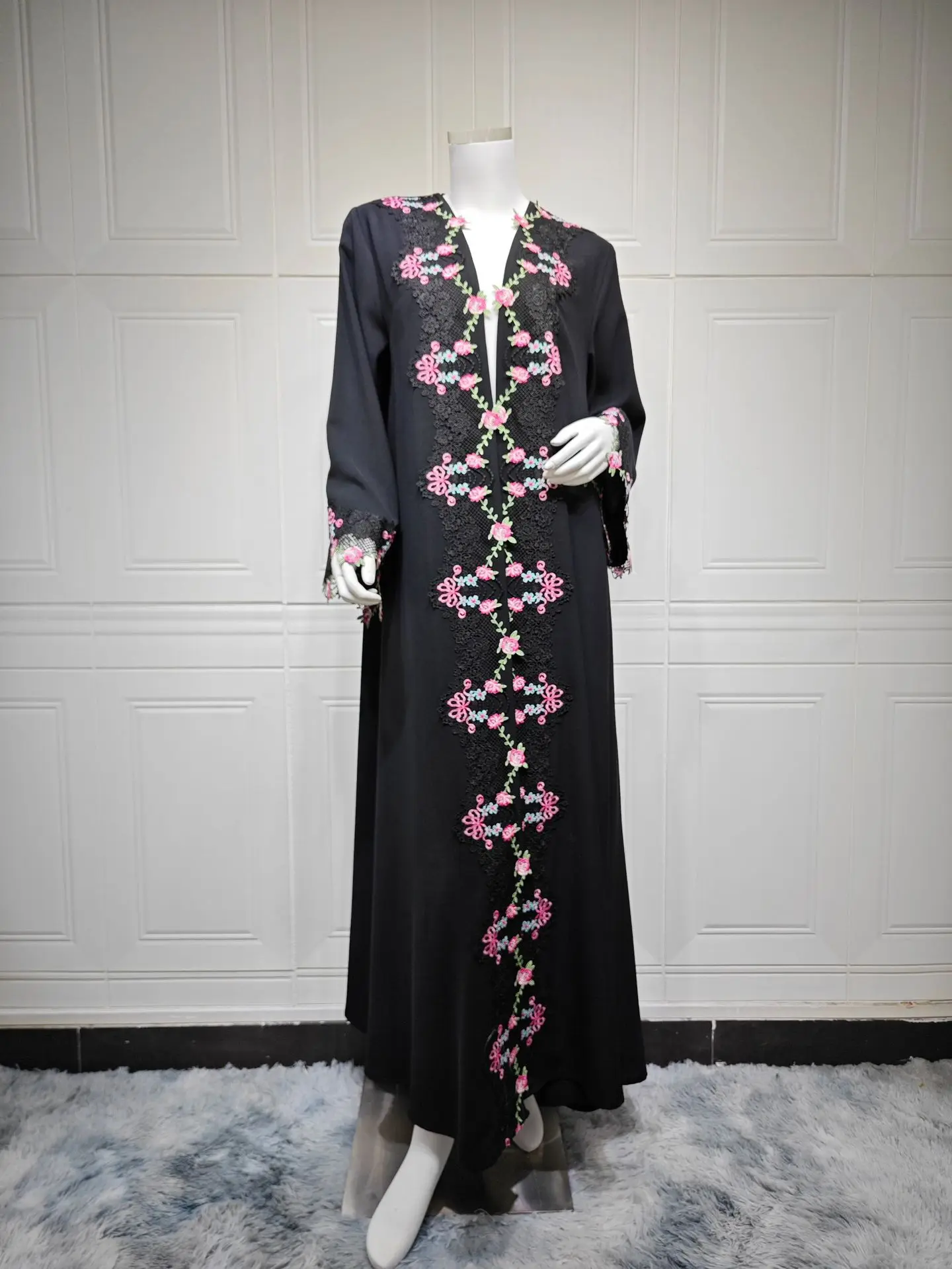 Czarna Haftowana Kimonowa Dżel – Embroidery Kebaya recenzja i cena
